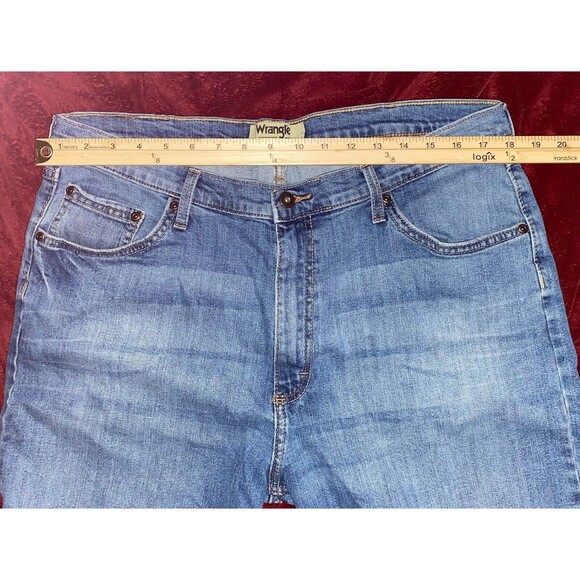 Wrangler Authentics Men’s 38x32 Jeans Medium Wash - Picture 9 of 9